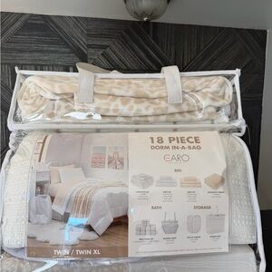 Beige 18-Piece Dorm Bedding Set